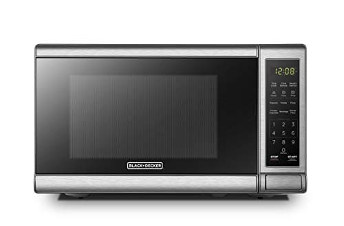 BLACK+DECKER Countertop Microwave Oven, 0.7 Cu.Ft - image 1