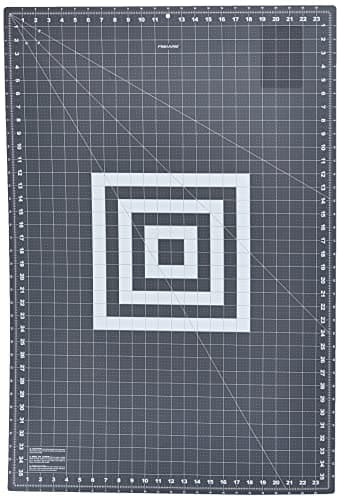 Fiskars Self-Healing Cutting Mat for Quilting (24" x 36") thumbnail 4
