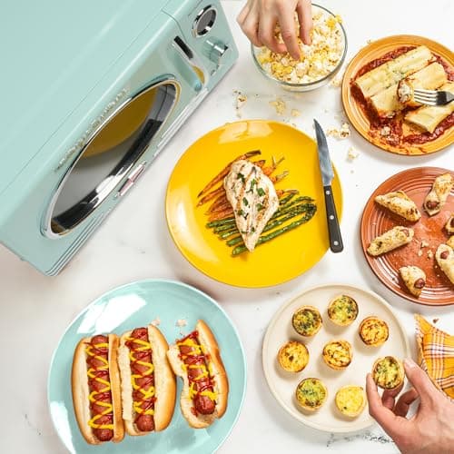 Nostalgia Retro 0.9 Cu Ft 800W Countertop Microwave Oven thumbnail 3