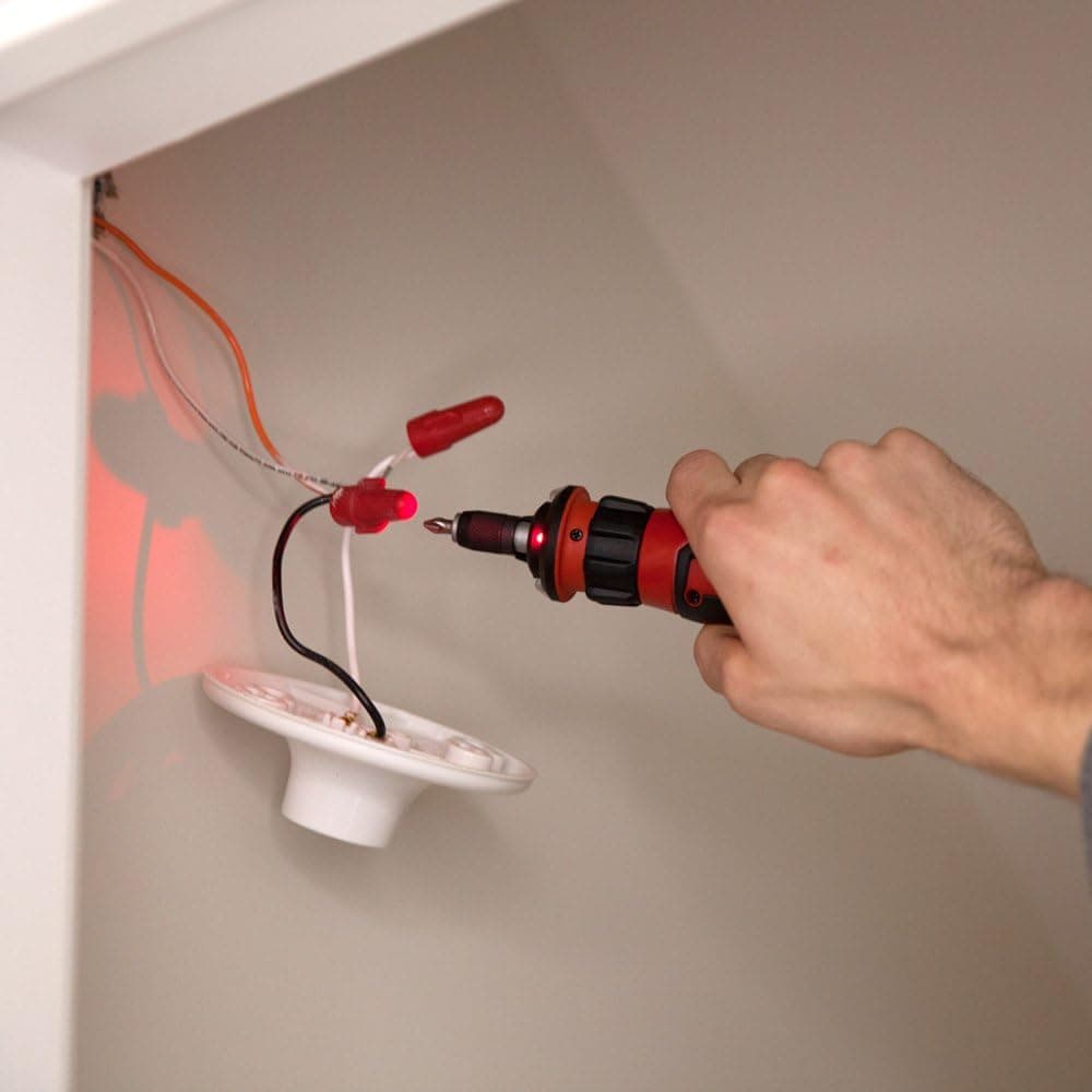 SKIL SD561204 Rechargeable 4V Cordless Screwdriver with Circuit Sensor thumbnail 4