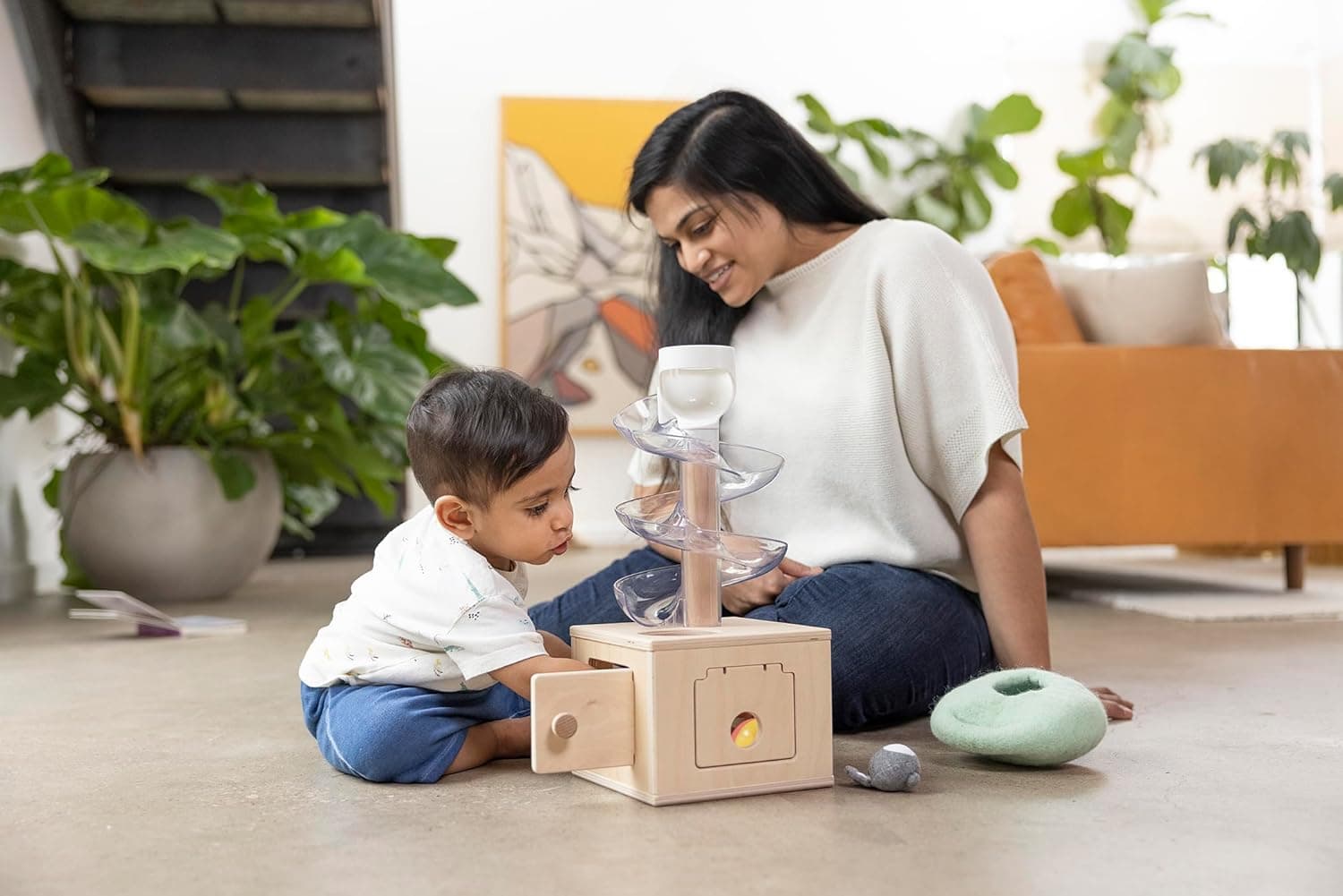 Lovevery The Babbler Play Kit (Montessori Birthday Kit for 1 Year Old) thumbnail 5