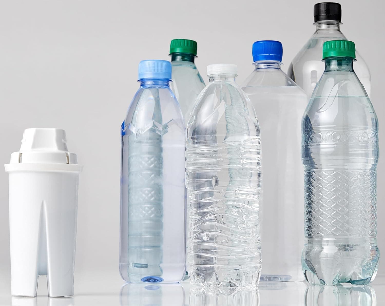 Amazon Basics 10-Cup Water Filter Pitcher thumbnail 3