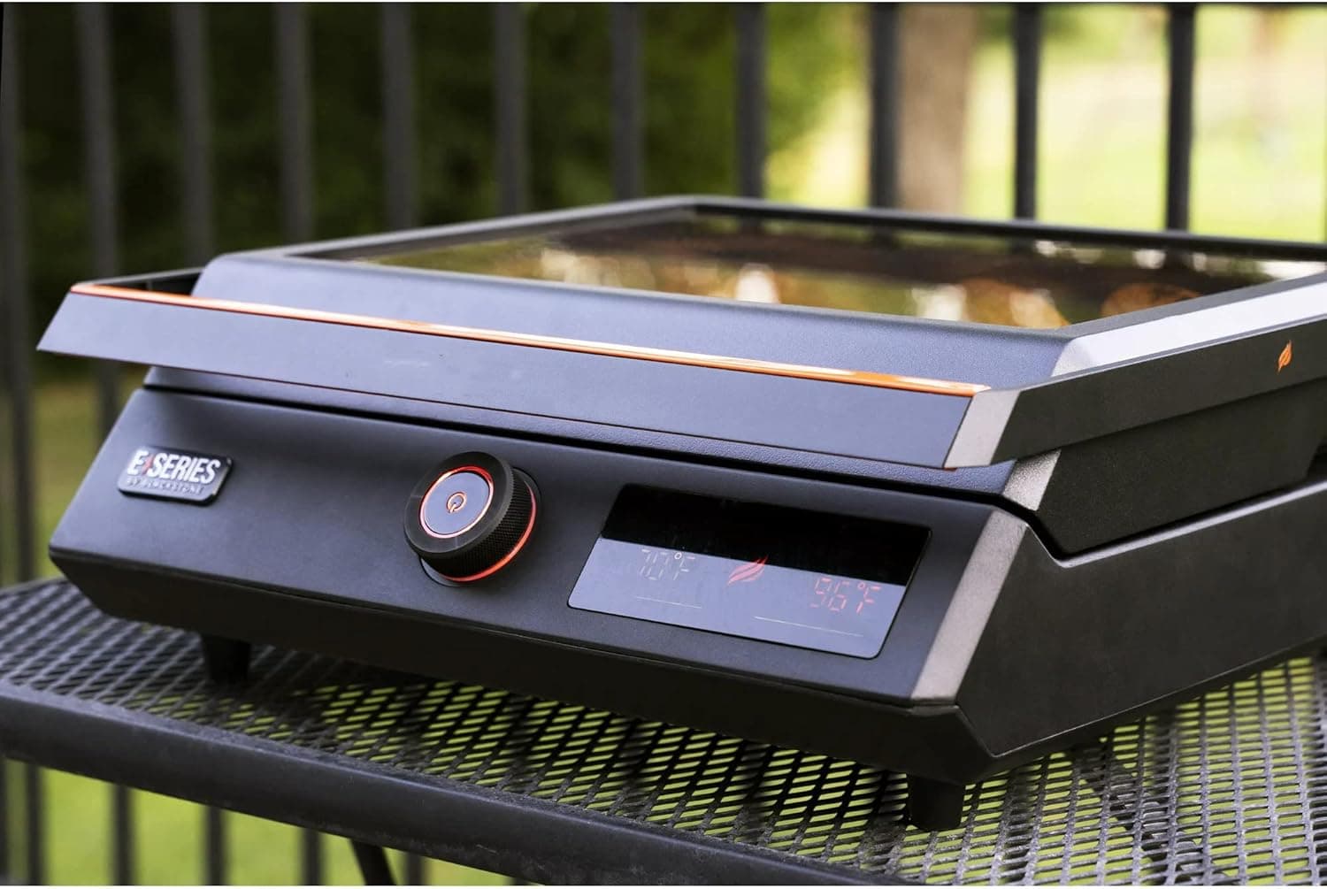 Blackstone E-Series 17-Inch Electric Tabletop Griddle thumbnail 3