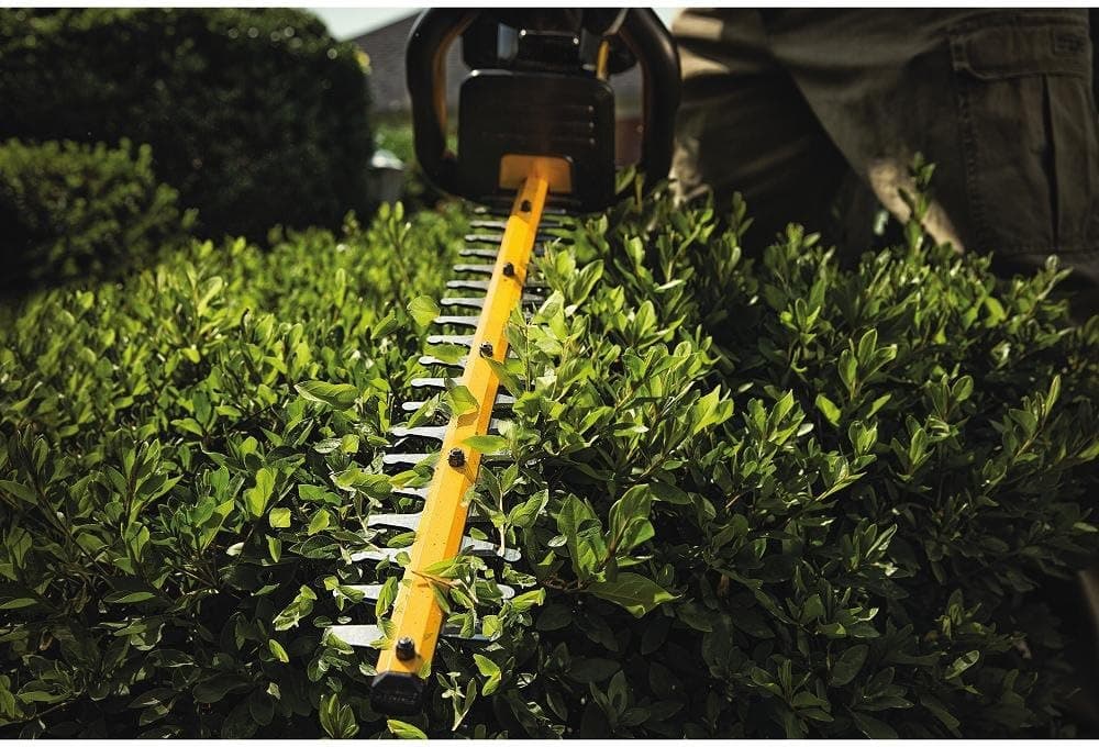 DEWALT 40V MAX Cordless Hedge Trimmer 7.5Ah (DCHT860X1) thumbnail 4
