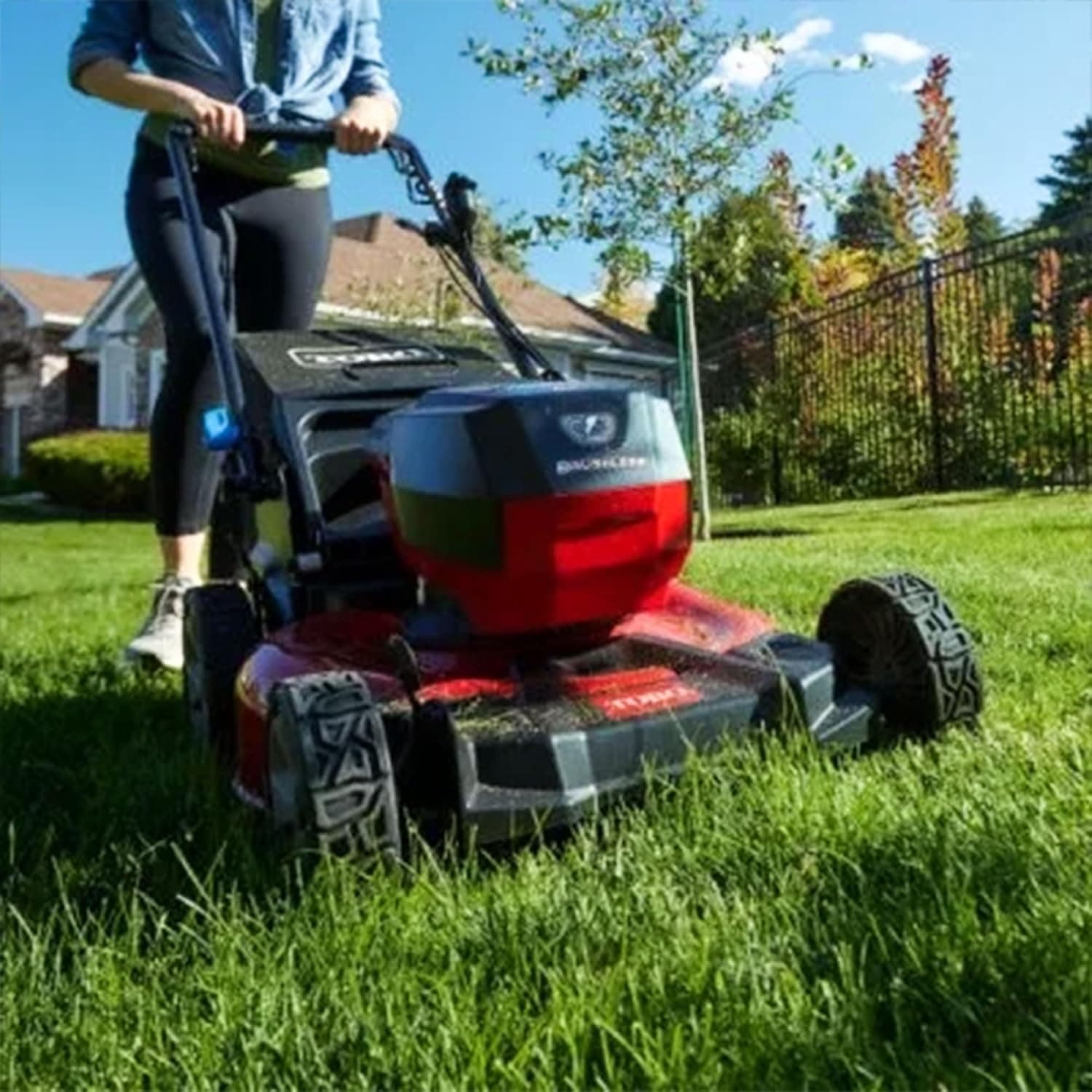 Toro Recycler 60V 21-Inch Self-Propelled Mower thumbnail 4