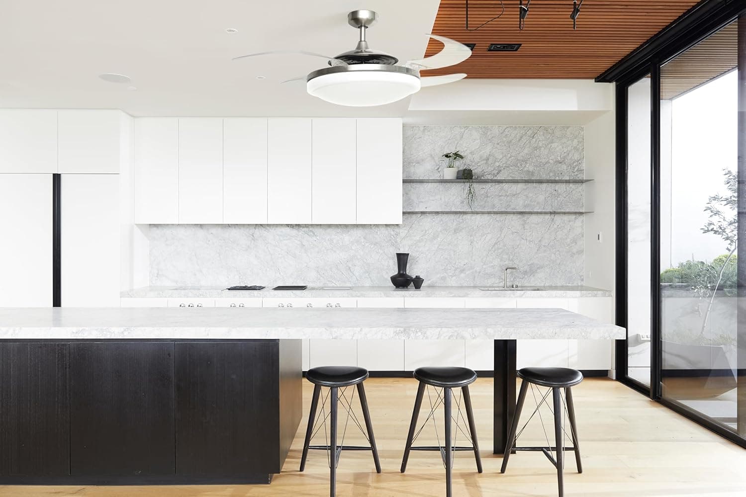 Fanaway Evo2 Endure 48" Retractable Blade Ceiling Fan thumbnail 2